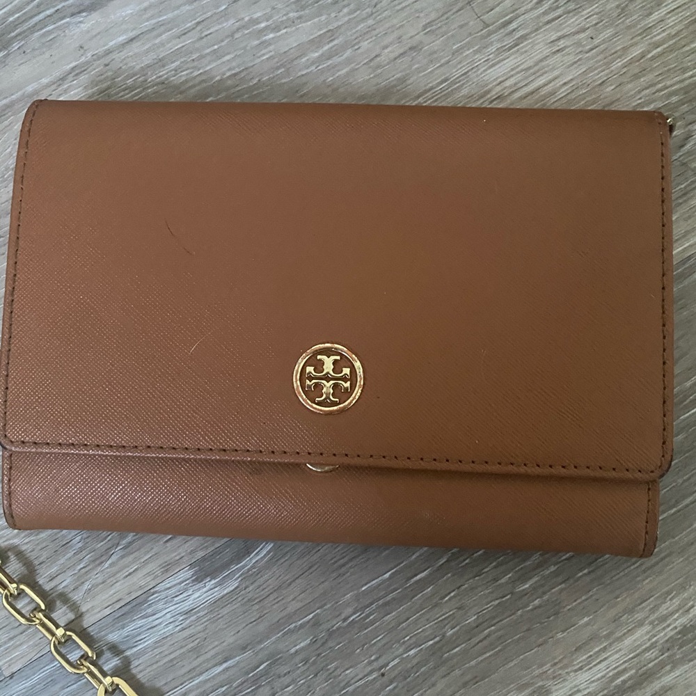 Tory Burch chain wallet